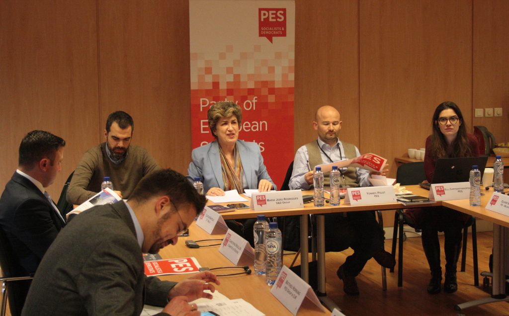 PES Financial and Economic Network 